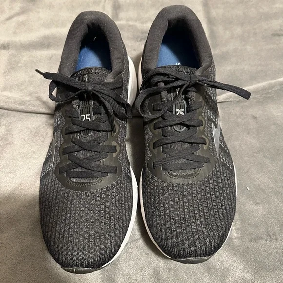 Mizuno Women’s Wave Runner 25 
Size 10 - Picture 3 of 8